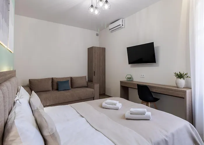 Demar Franka Apartamento Leópolis